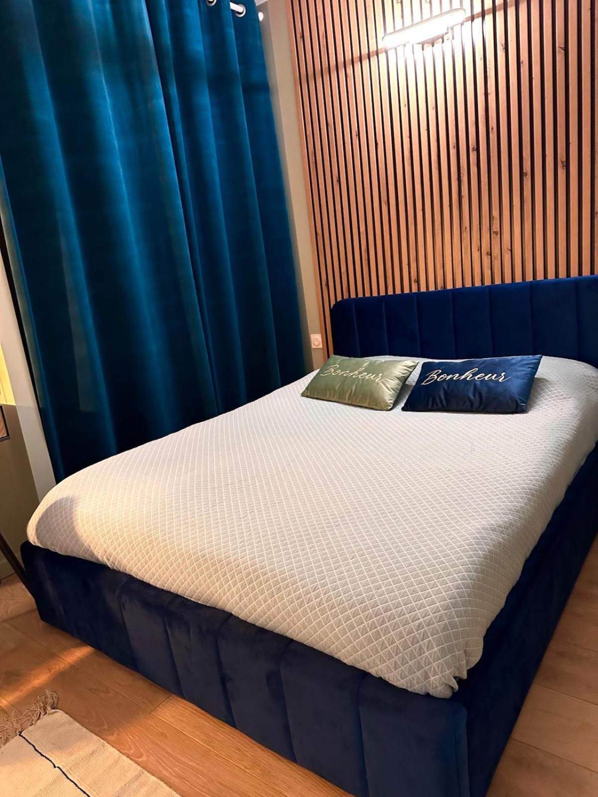 Un Appartement En Centre Ville , A 2 Pas Du Chateau De Villers Cotterets Ngoại thất bức ảnh